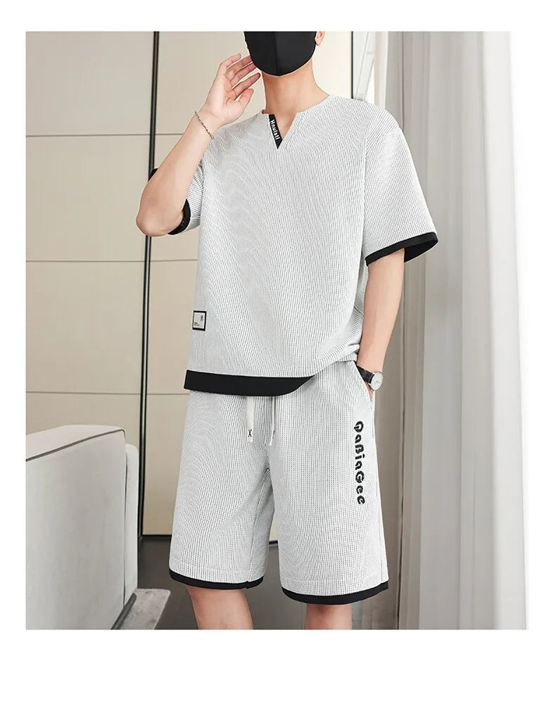 Summer New Men's Casual Fashion Set: T-shirt & Shorts / Color-block Short-sleeve Top + 5-Fold Pants / Minimalist Men's Clothing