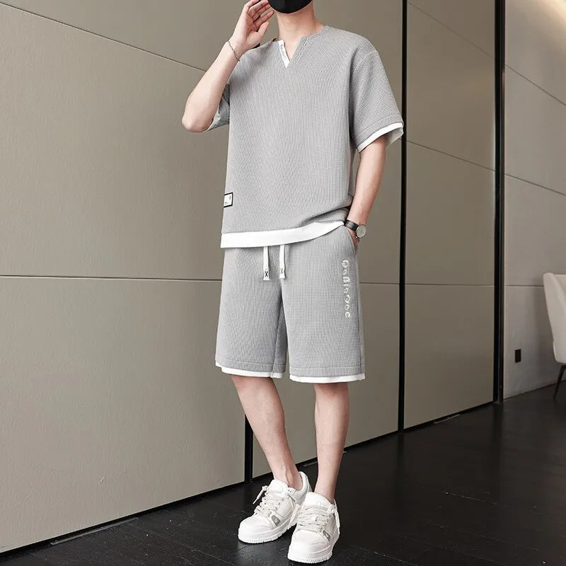 Summer New Men's Casual Fashion Set: T-shirt & Shorts / Color-block Short-sleeve Top + 5-Fold Pants / Minimalist Men's Clothing