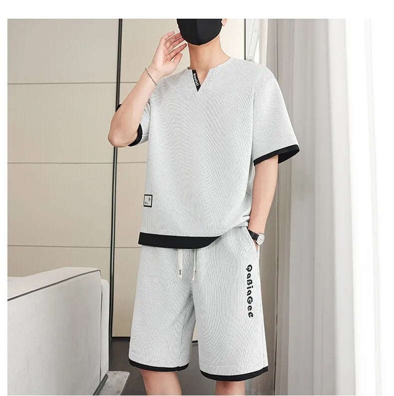 Summer New Men's Casual Fashion Set: T-shirt & Shorts / Color-block Short-sleeve Top + 5-Fold Pants / Minimalist Men's Clothing